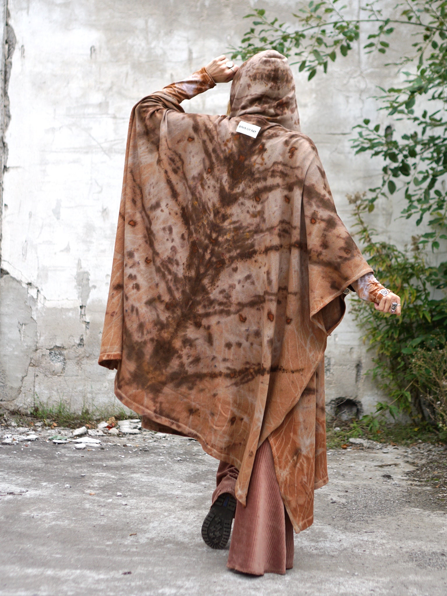 Natural Habitat Poncho - Copper Flakes Clay