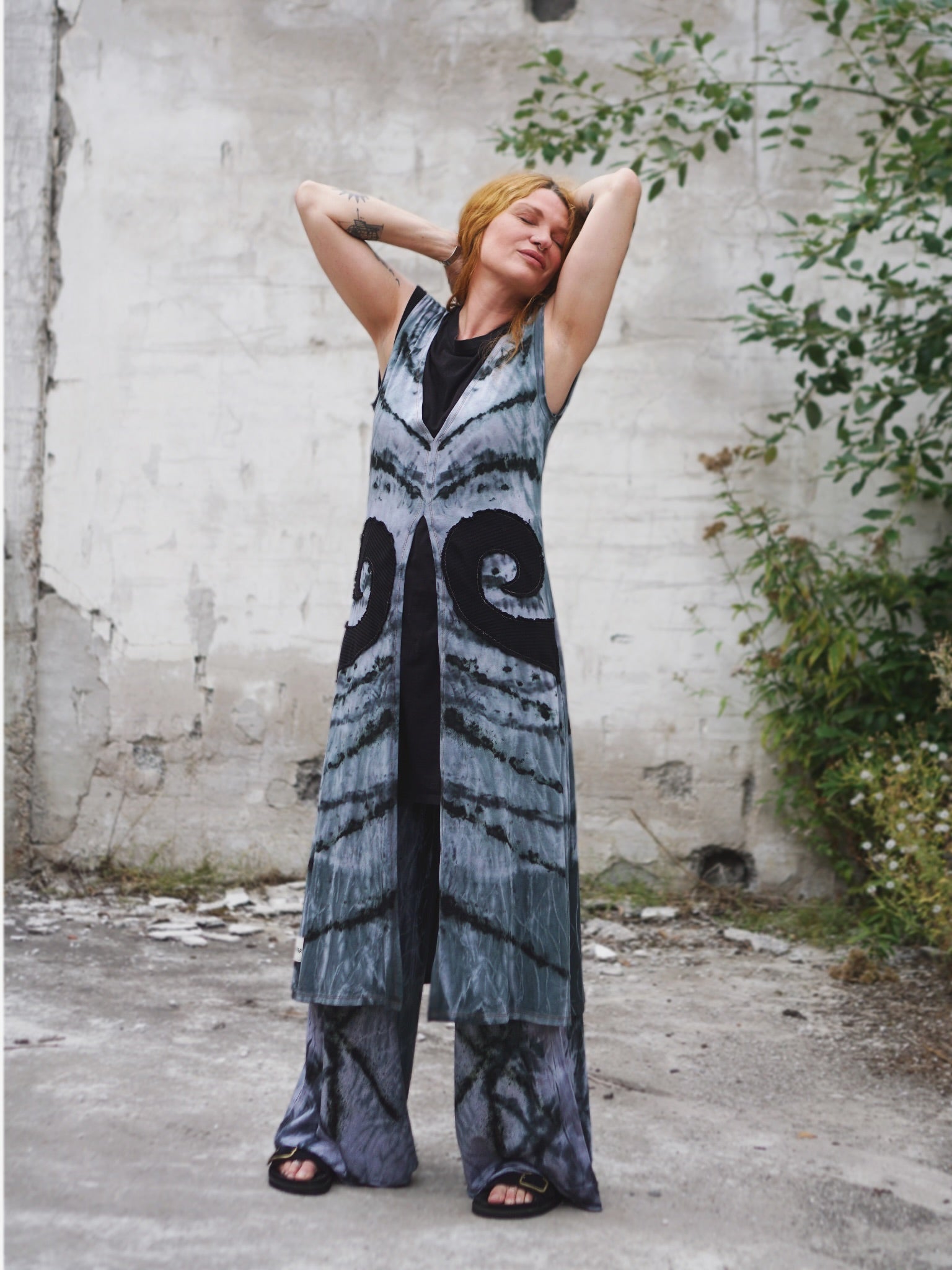 Natural Habitat Overdress   -  Grey Black