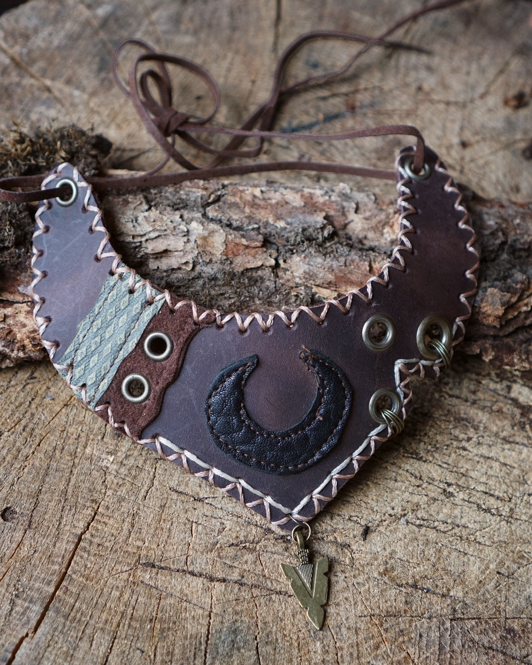 Necklace Moon  Brown/Black/Olive