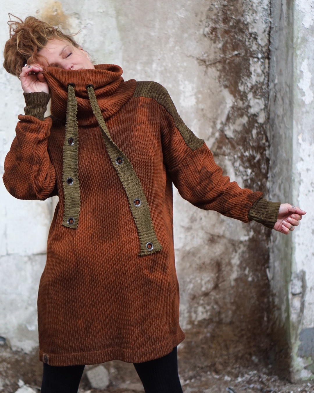 Oversize Knitted long Sweater - Rust / Olive