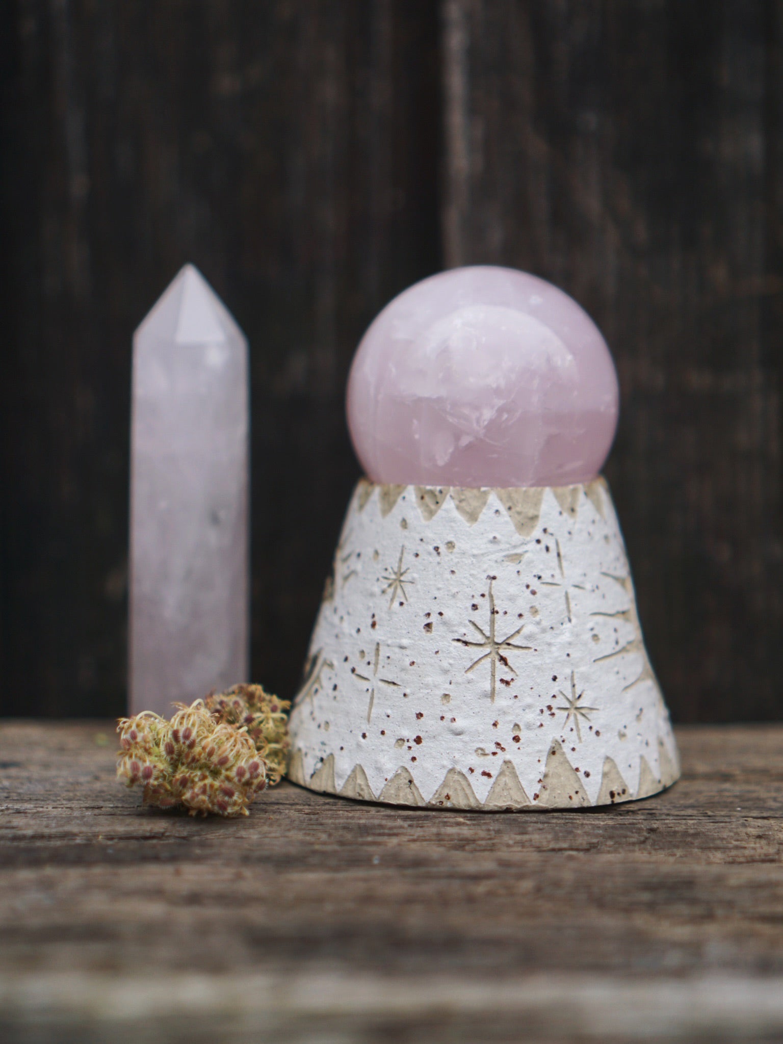 Crystal Stoneball Holder - White