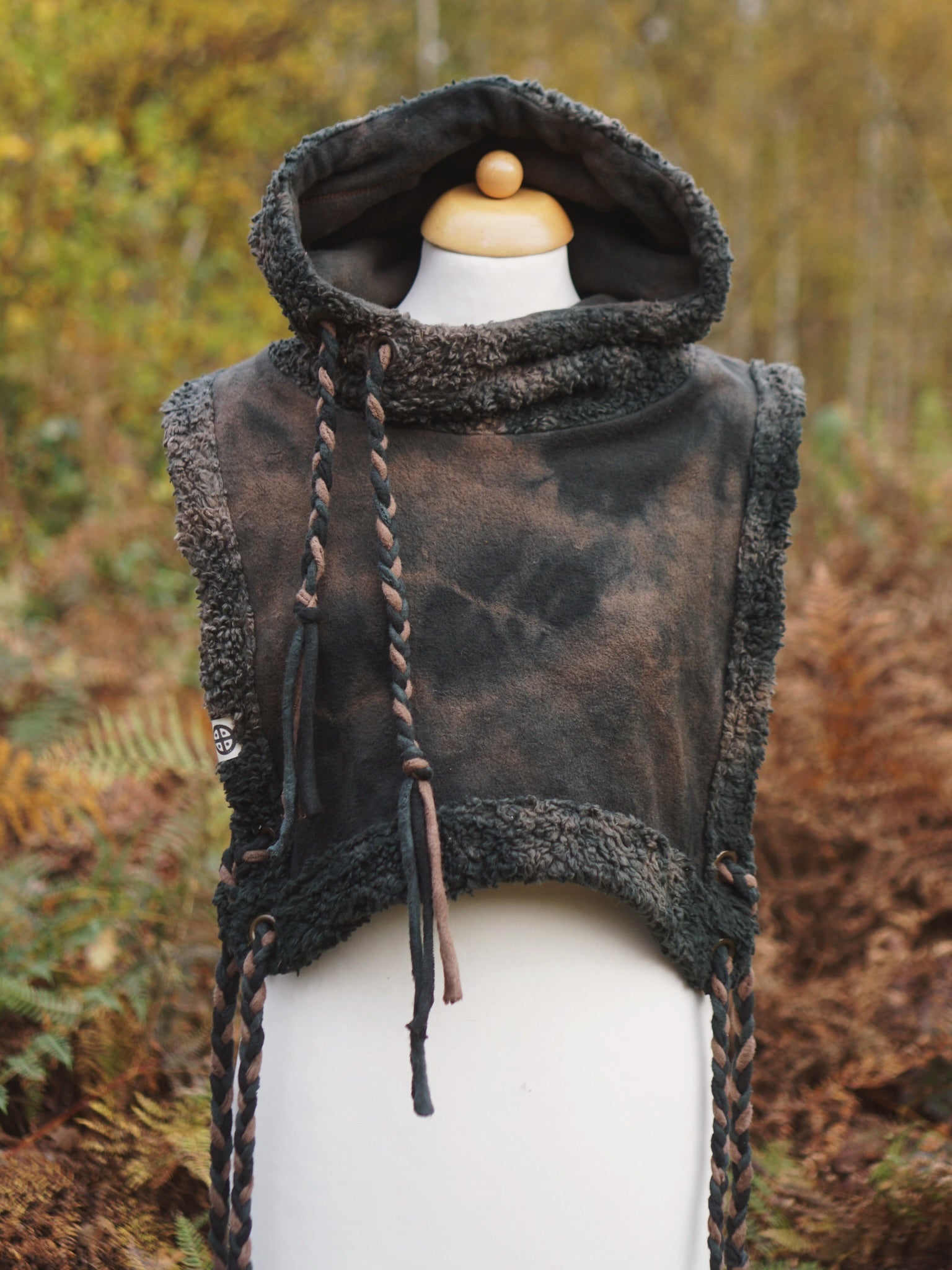 Hoodie Vest - Black Soil