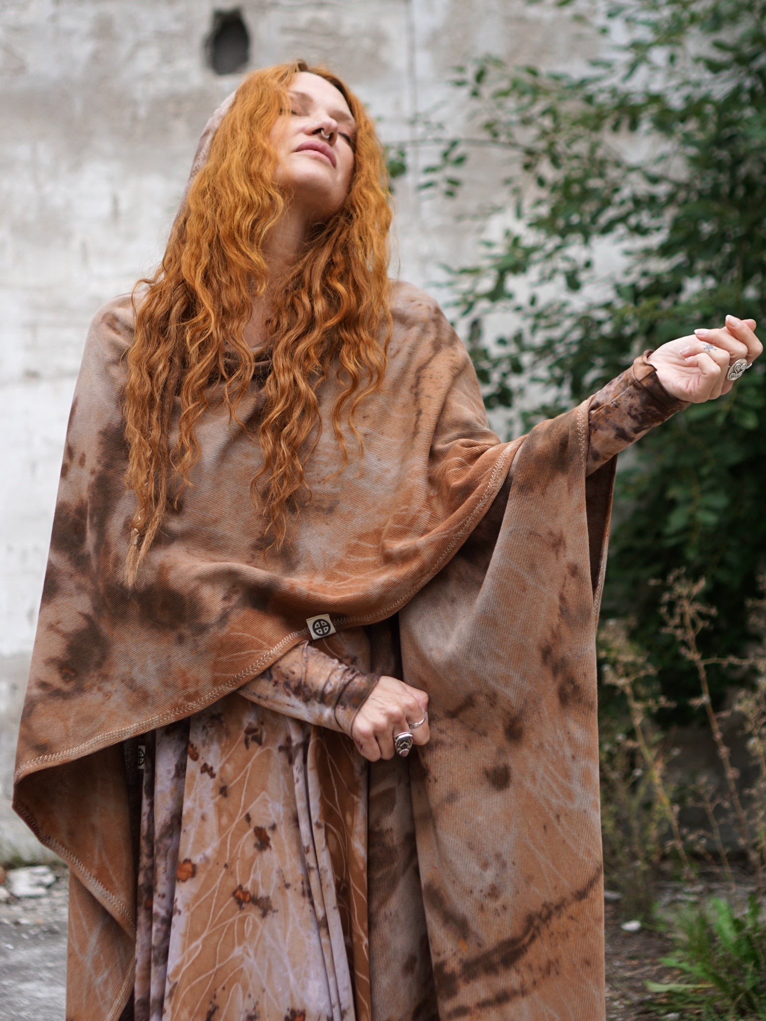 Natural Habitat Poncho - Copper Flakes Clay