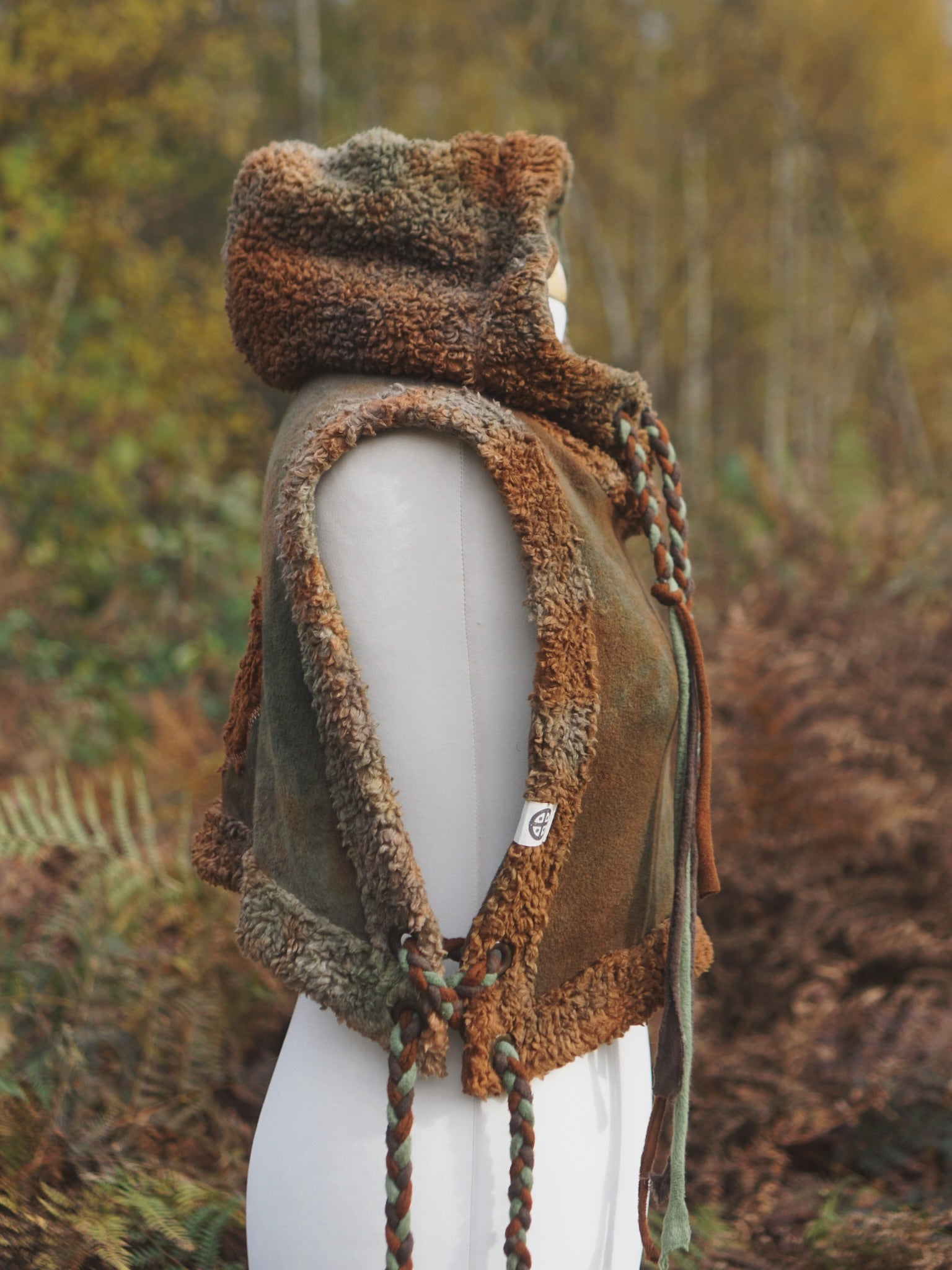 Hoodie Vest - Fallen Leafs