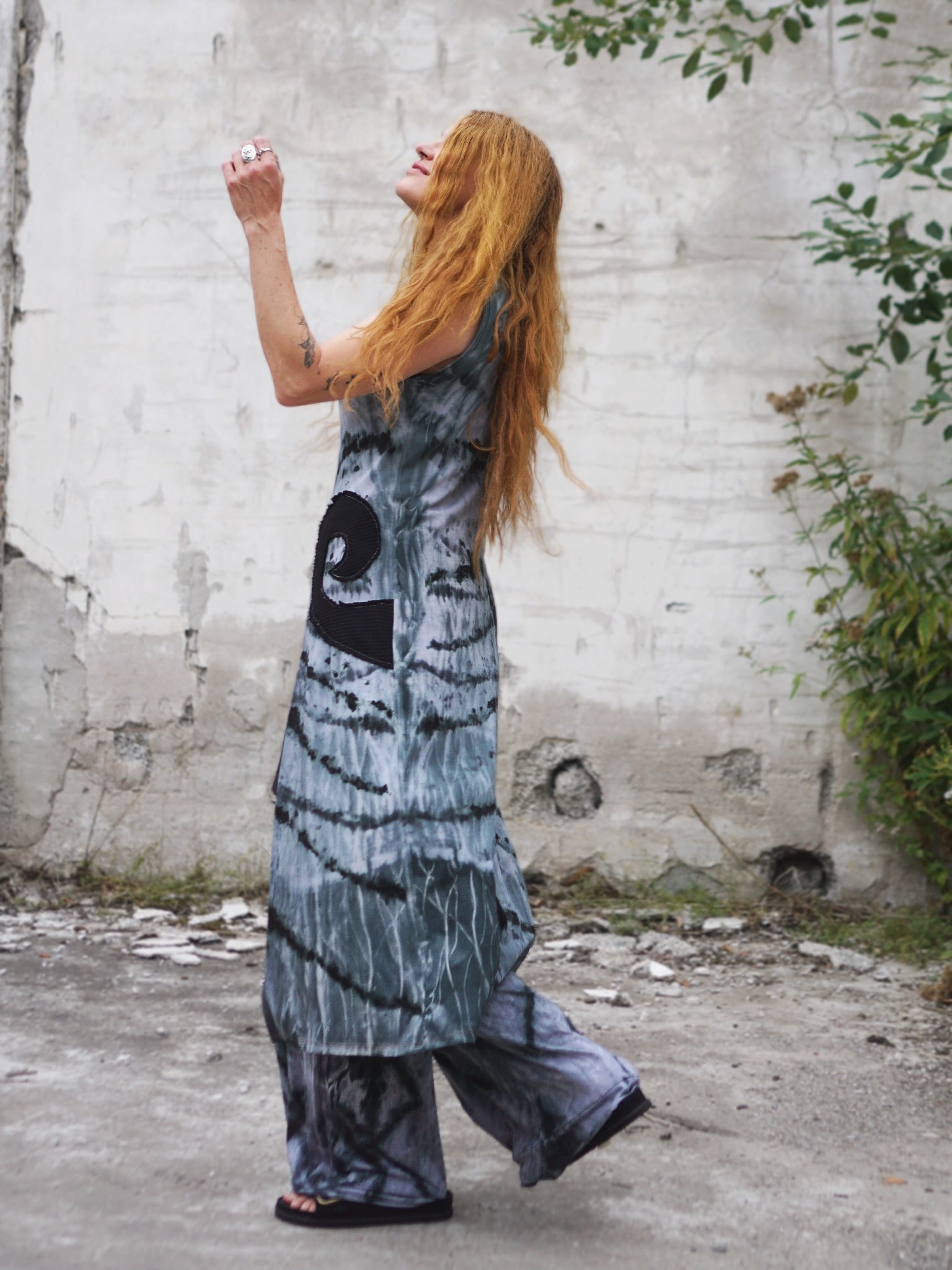 Natural Habitat Overdress   -  Grey Black