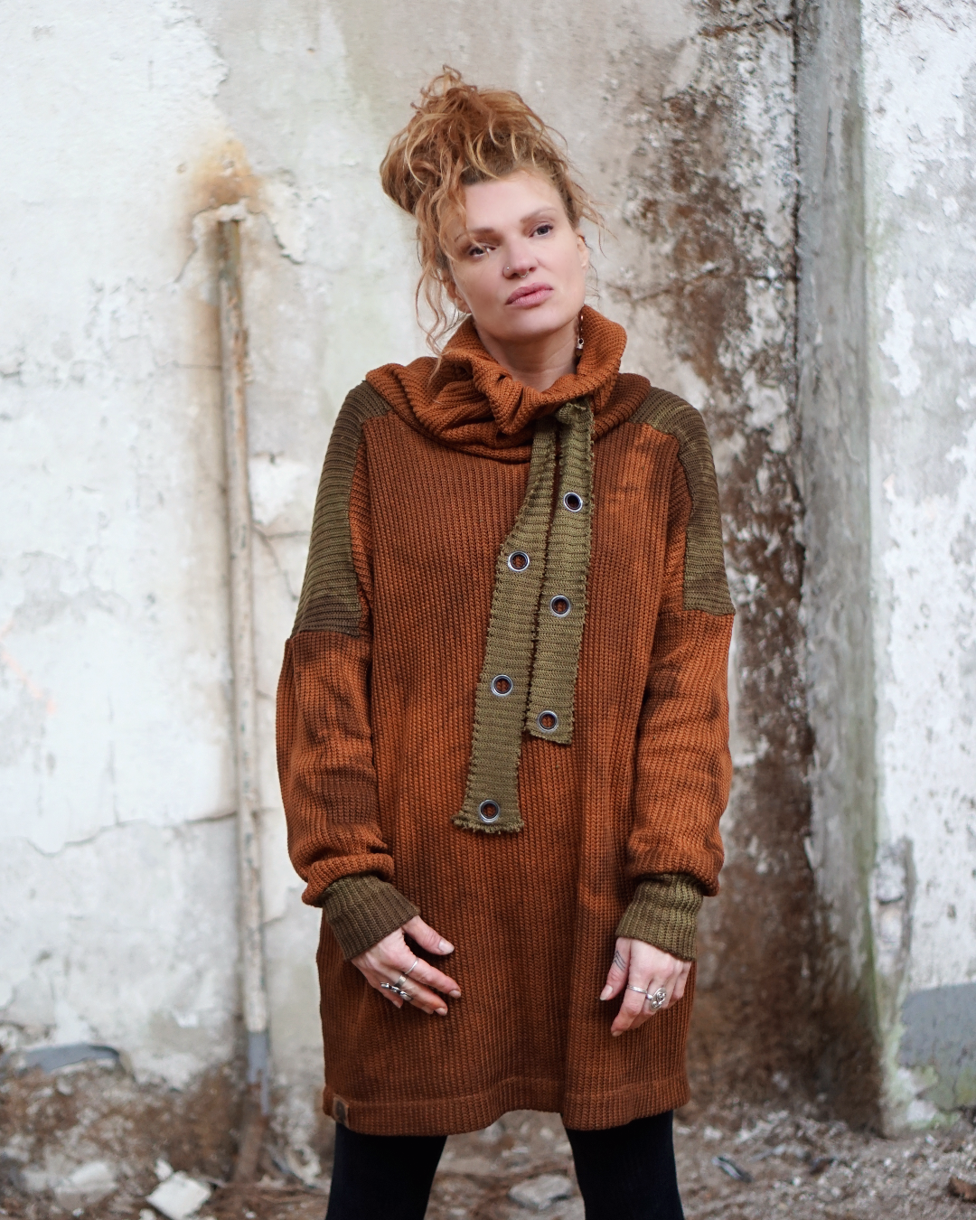 Oversize Knitted long Sweater - Rust / Olive