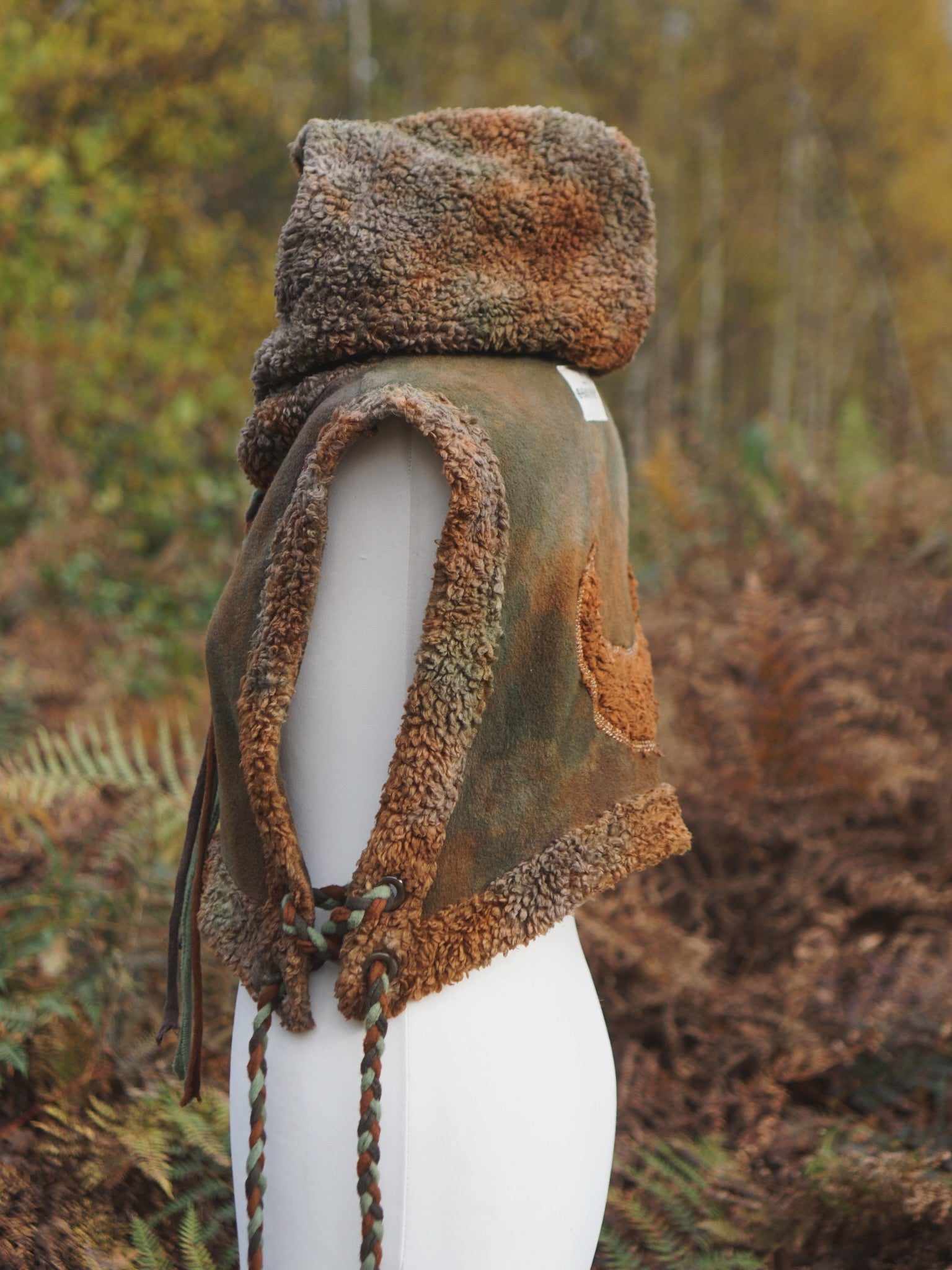 Hoodie Vest - Fallen Leafs