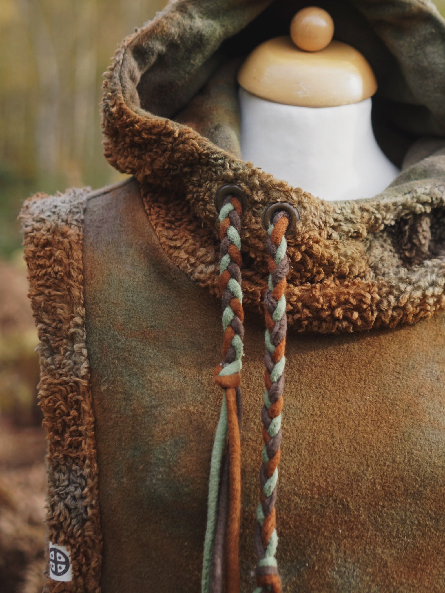 Hoodie Vest - Fallen Leafs