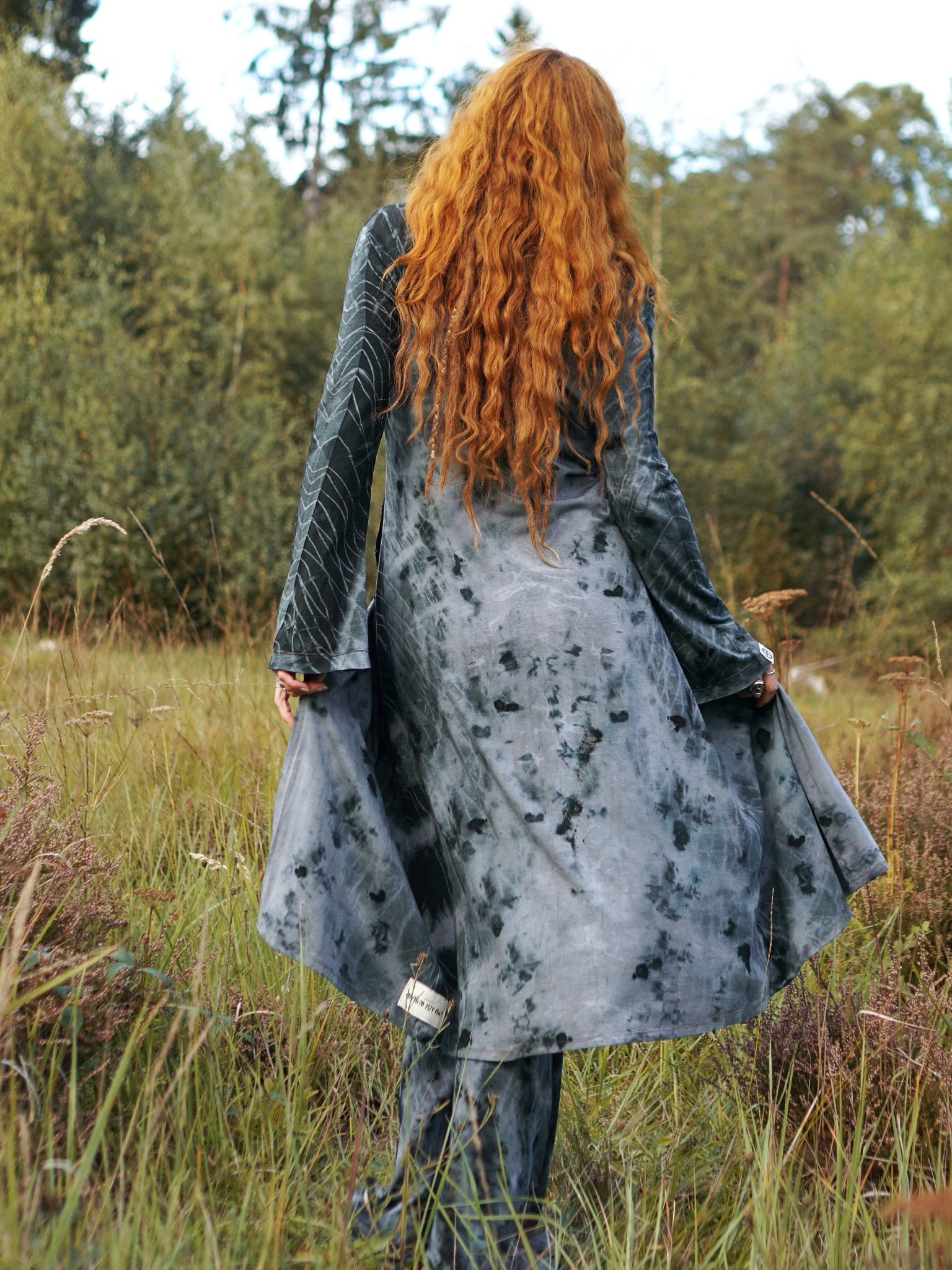 Spiral Bamboo Long Sleeve Overdress - Black Grey