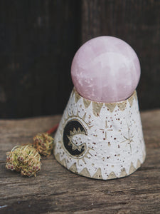 Crystal Stoneball Holder - White