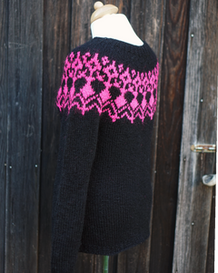 Iceland Knit Sweater - Black/ Neon Pink