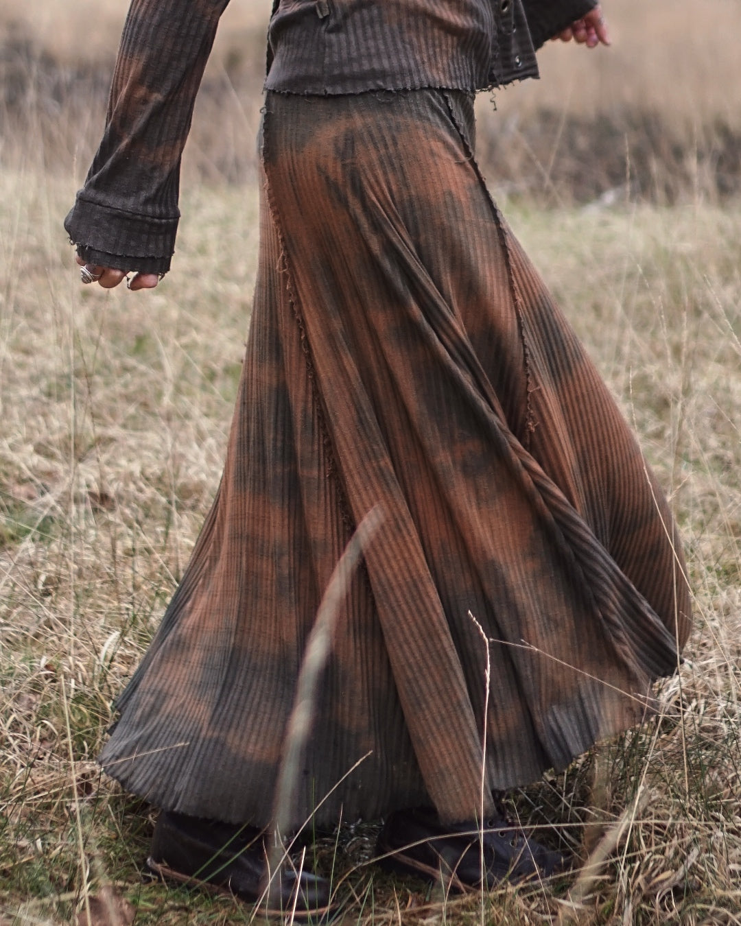 Ribbed Bell Knit Skirt - Black Soil