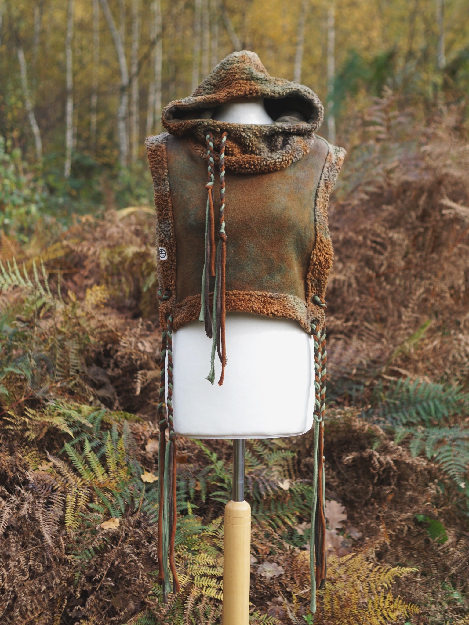 Hoodie Vest - Fallen Leafs