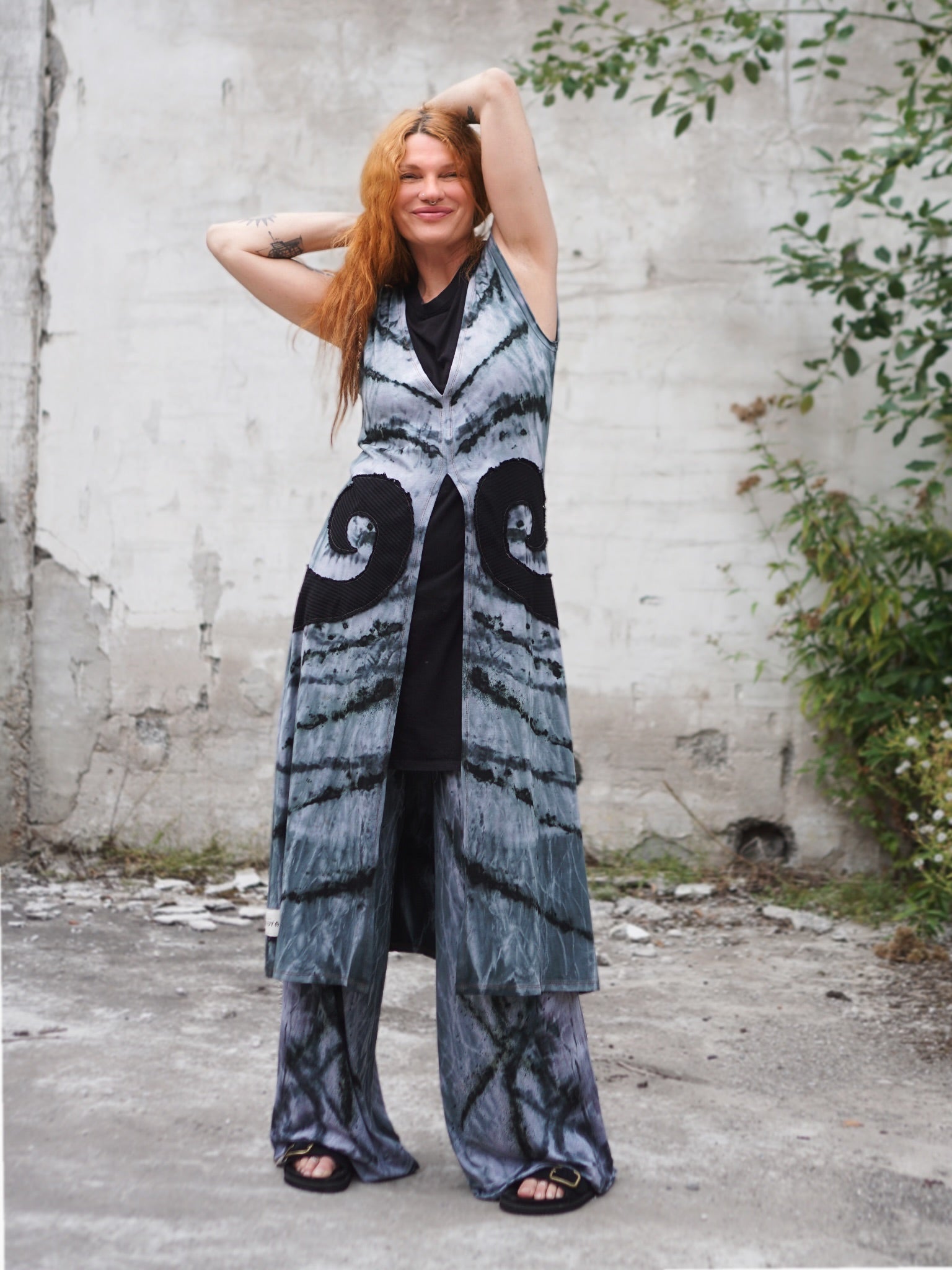 Natural Habitat Overdress   -  Grey Black