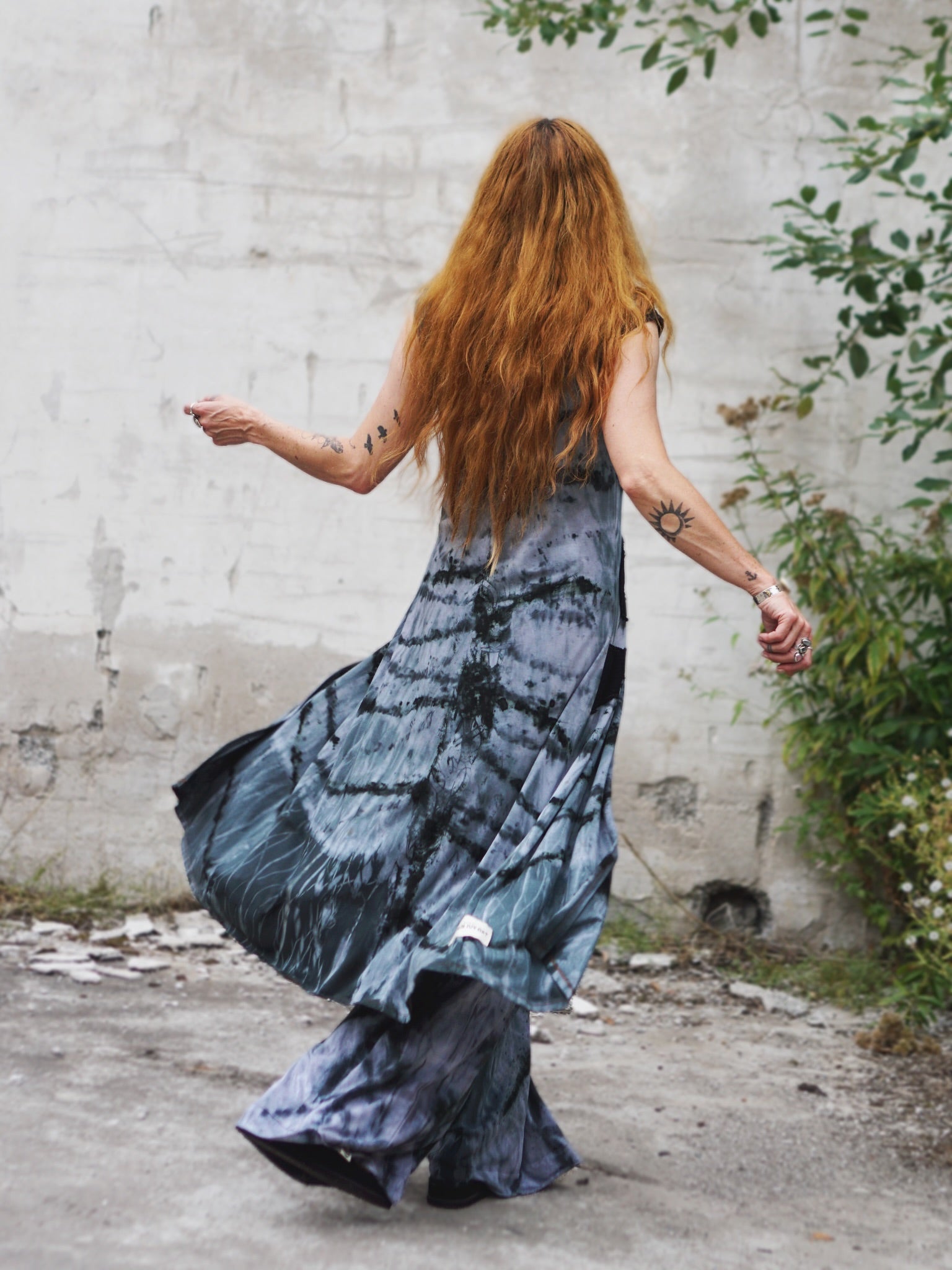 Natural Habitat Overdress   -  Grey Black